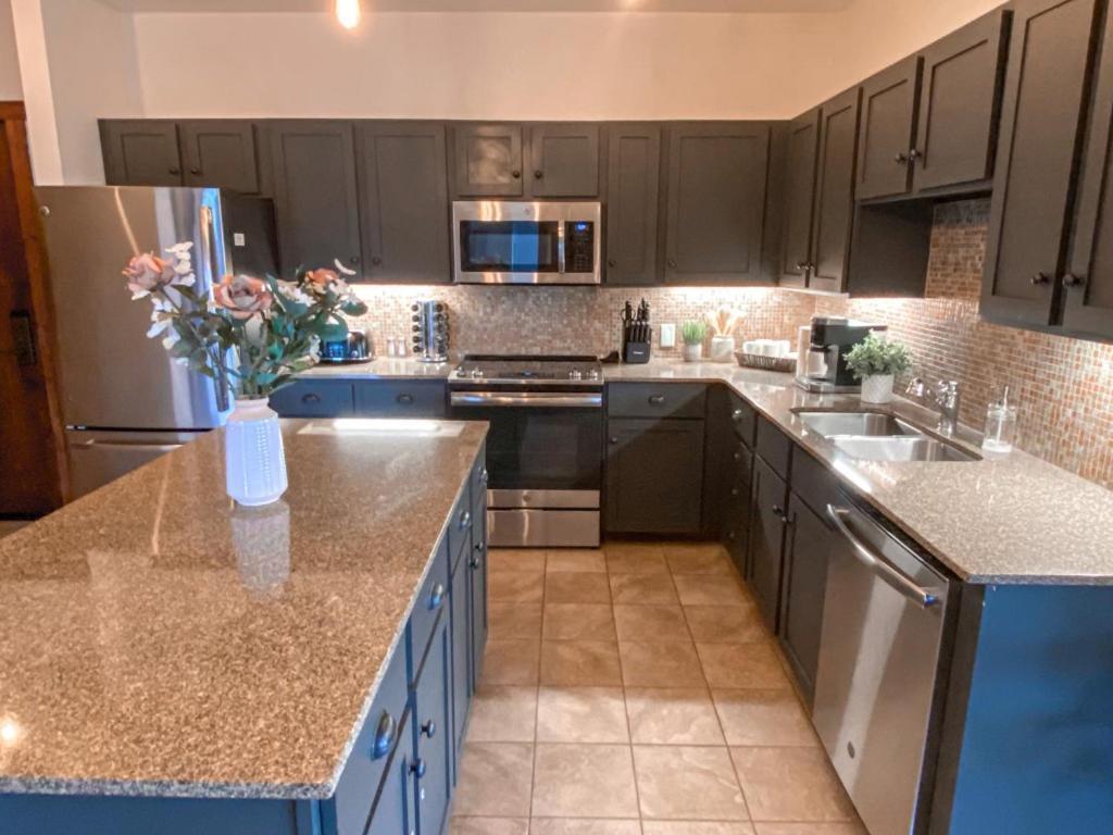 Remodeled Ski In-Out - 305 Soaring Eagle - Luxury! Dunmore Exterior photo